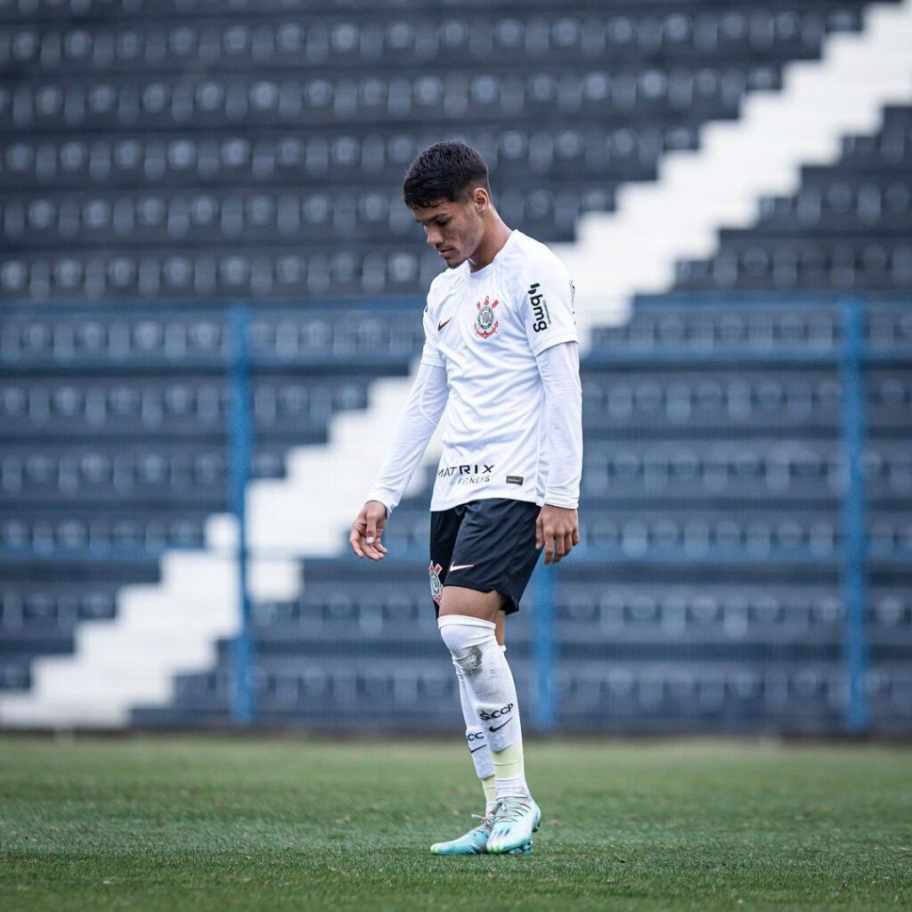 Dimas Cândido de Oliveira Filho é jogador da equipe sub-20 do Corinthians - Foto: Léo Lima