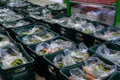 Prefeitura de Ilhabela distribui kits nutricionais para estudantes
