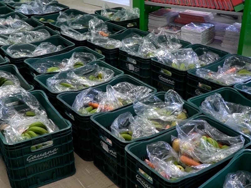 Prefeitura de Ilhabela distribui kits nutricionais para estudantes