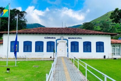 A Câmara de Ilhabela fica na Avenida Dona Germana, nº 85, Centro