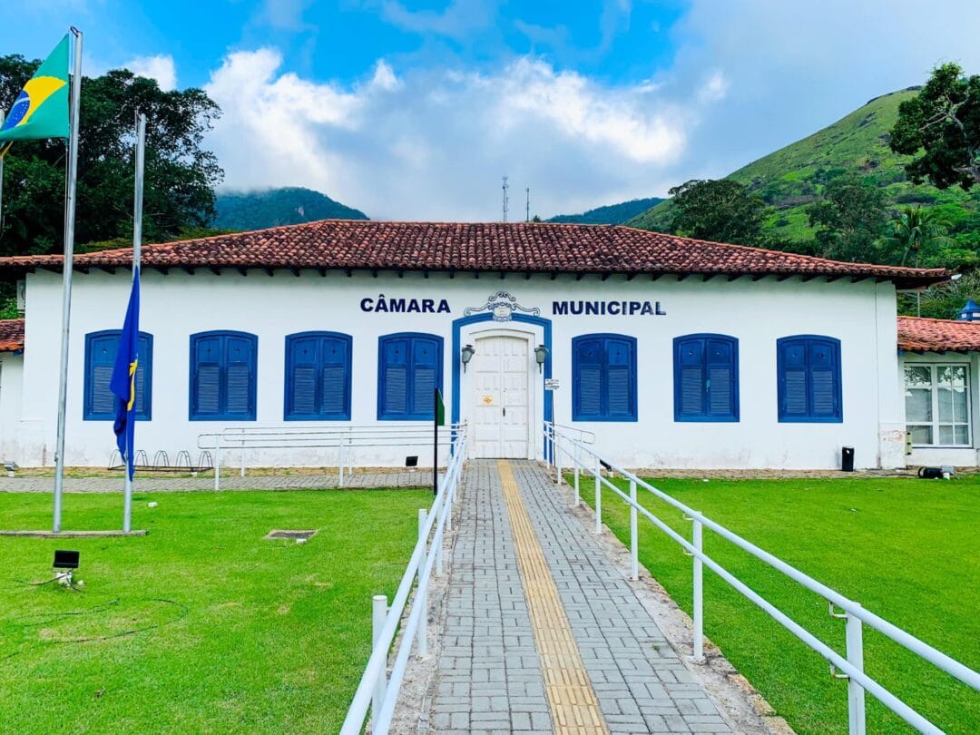 A Câmara de Ilhabela fica na Avenida Dona Germana, nº 85, Centro