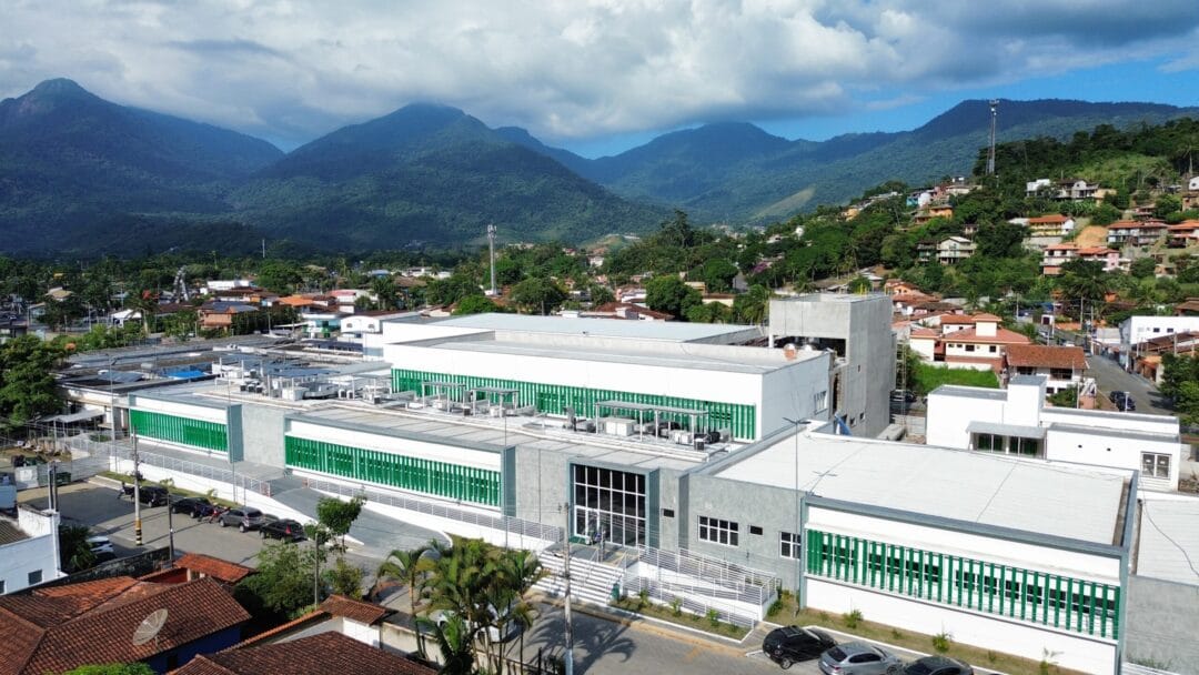 Em todo o país, apenas 53% dos municípios alcançam a marca de 100% de cobertura; Ilhabela é um deles