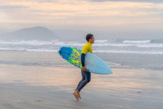 Surfistas participam do Circuito Bertioguense de Surf em Bertioga