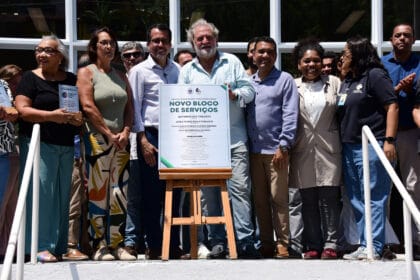 A solenidade contou com a presença de autoridades locais, funcionários do hospital, população e representantes regionais
