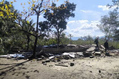 Três edificações foram destruídas com uso de explosivos