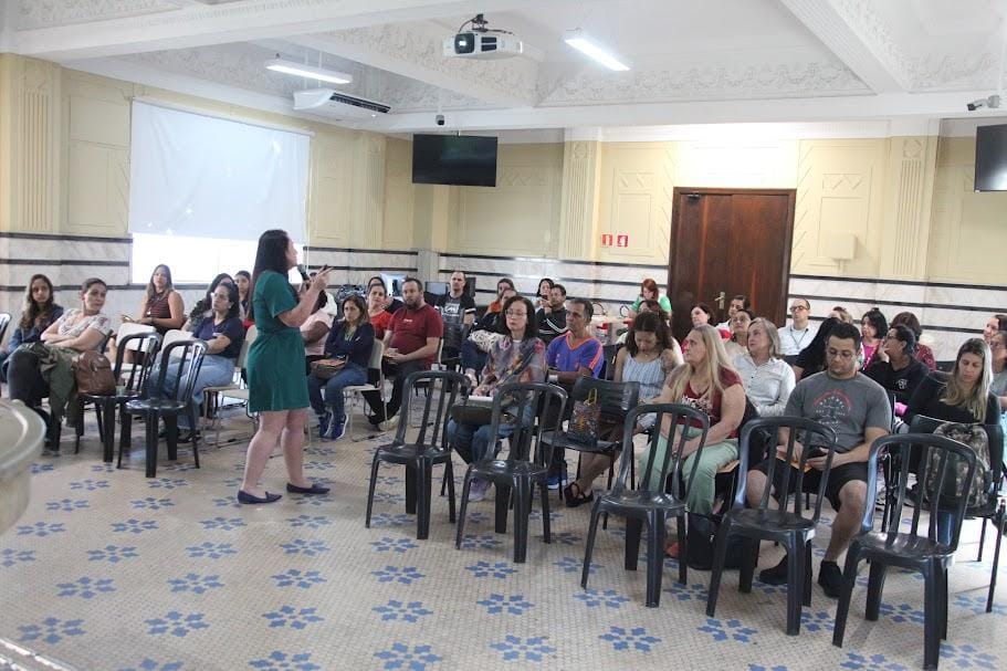 Psicóloga abordou estratégias de enfrentamento e autocuidado em saúde mental