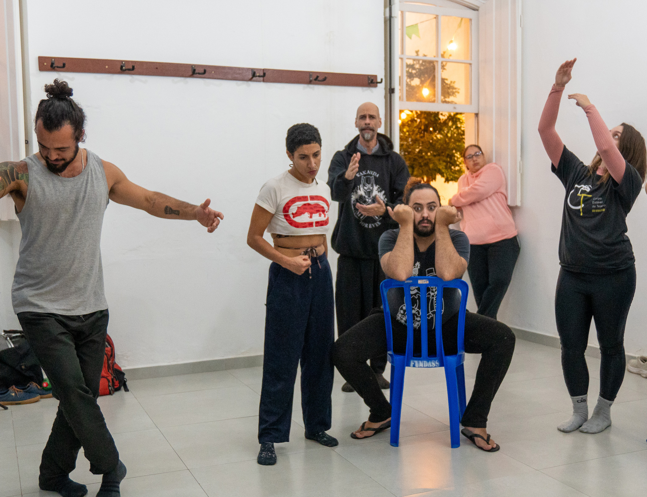 Corpo Estável de Teatro de São Sebastião estreia o espetáculo “Parece que vai chover” no Teatro Municipal.