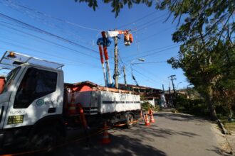 Decisão judicial determina que a EDP corrija tarifas e ressarça Caraguatatuba por cobrança indevida na iluminação pública