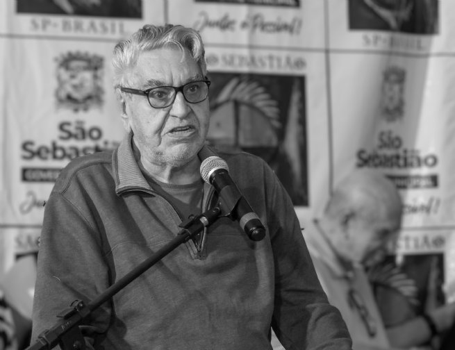 Prefeito Reinaldinho Moreira presta homenagem após morte do ex-prefeito João Siqueira