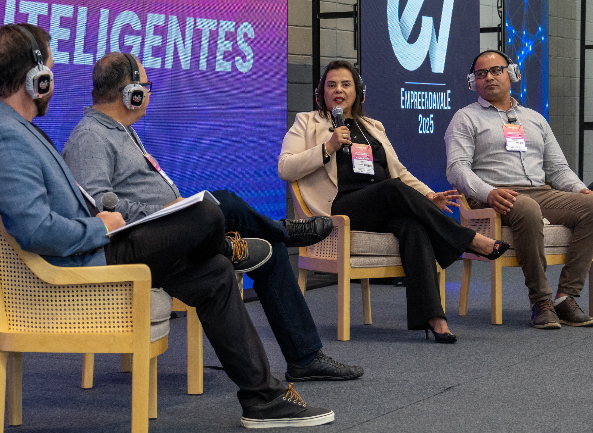 Secretaria da Educação de São Sebastião apresentando projetos no EmpreendaVale 2025
