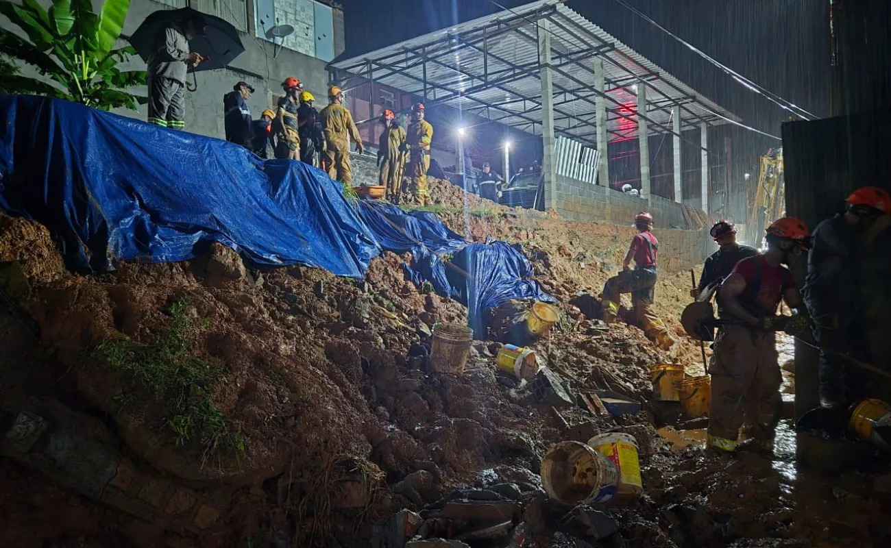 Deslizamento de terra causado por fortes chuvas em Ilhabela após temporal