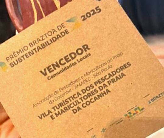 Representantes da MAPEC celebram o Prêmio Braztoa de Sustentabilidade 2025 pelo projeto da Vila Turística da Cocanha.