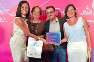 Representantes de Caraguatatuba recebem certificado do Prêmio Sebrae Prefeitura Empreendedora