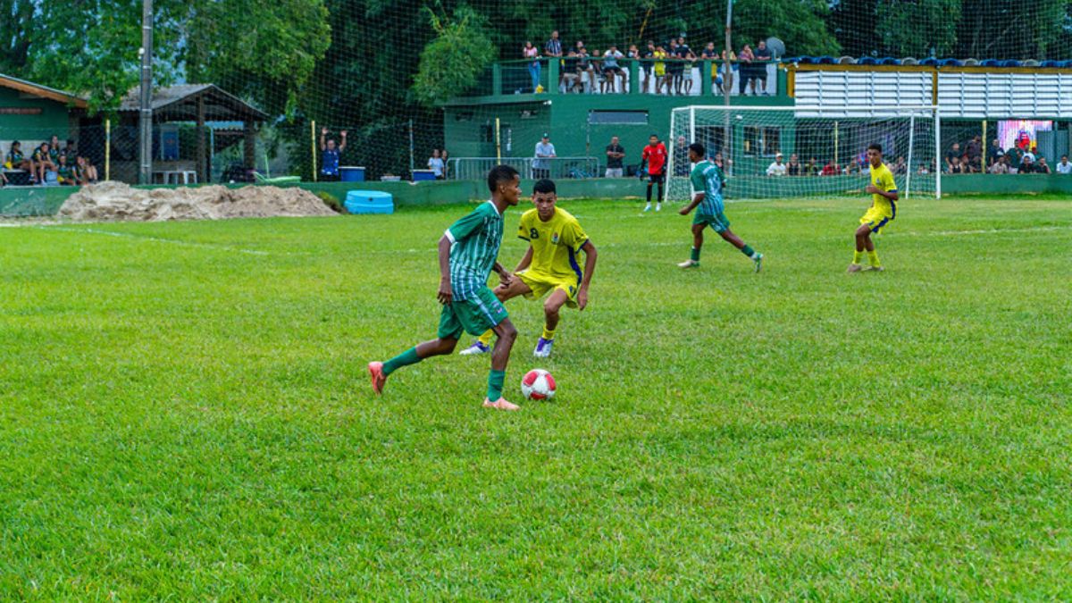 Partidas de futebol dos Jogos Abertos da Juventude em Bertioga