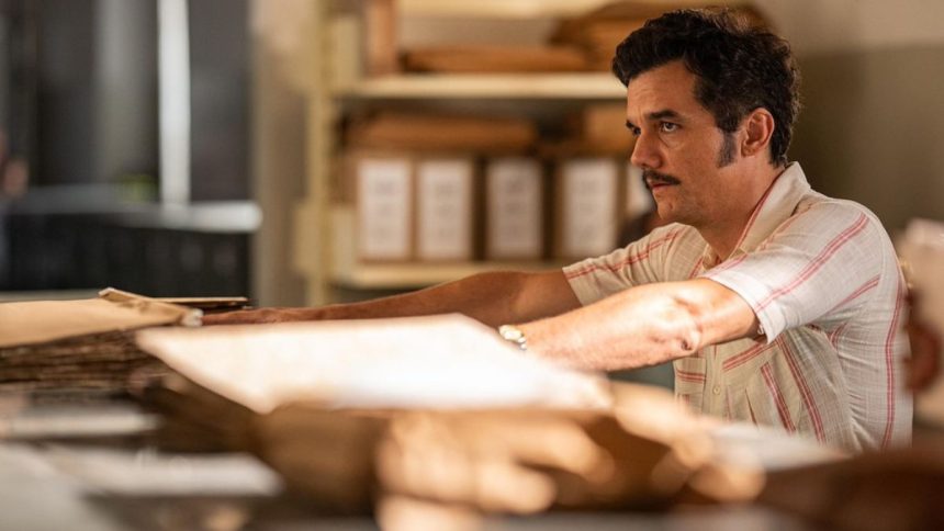 Exibição do filme O Agente Secreto em programação cultural em Caraguatatuba.