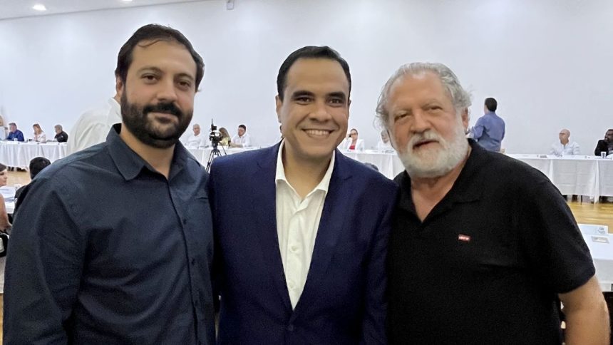 Ministro do Turismo em reunião com prefeitos em Ilhabela