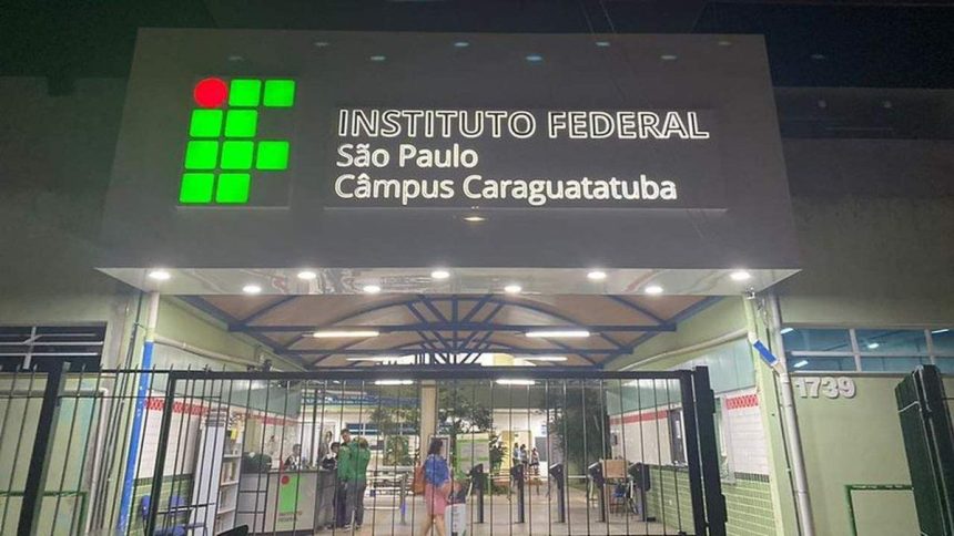 Campus do IFSP em Caraguatatuba com estrutura de ensino técnico