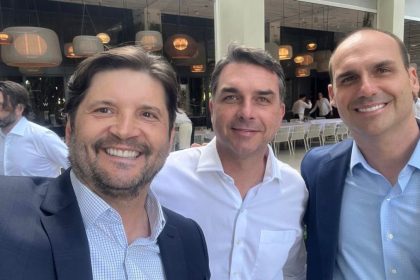André do Prado durante anúncio de pré-candidatura ao Senado