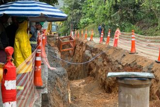 Obras de drenagem na Avenida Riachuelo em Ilhabela