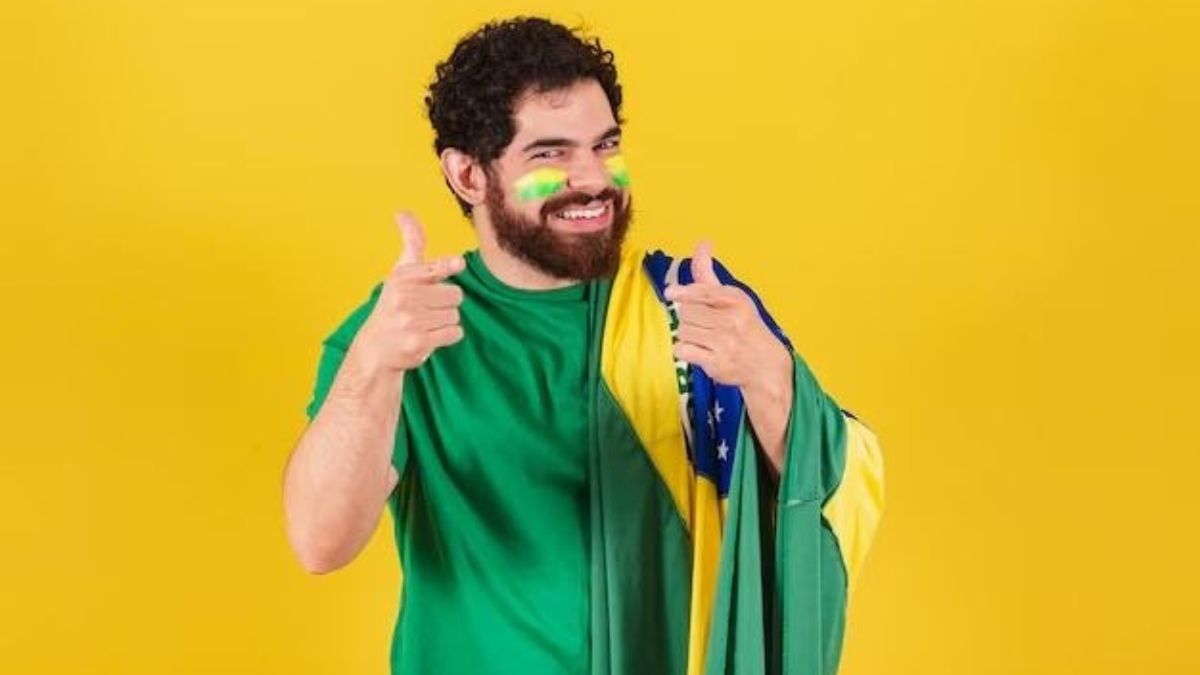 Torcedor assistindo a jogo da Copa do Mundo 2026; especialista alerta para riscos cardiovasculares em partidas decisivas
