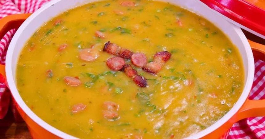 Participantes aproveitam o Festival de Caldos beneficente promovido pelo Fundo Social de Caraguatatuba no Complexo Turístico do Camaroeiro