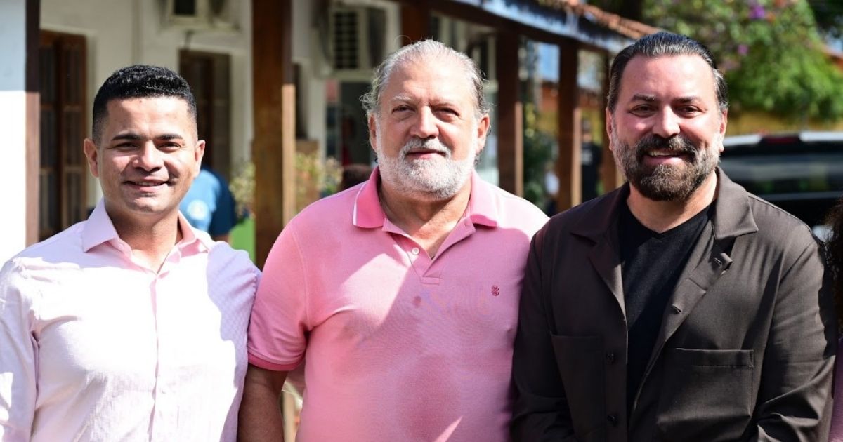 Alunos da rede municipal de Ilhabela, município líder do IDEB 2025 no Litoral Norte
