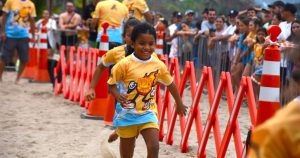 Corrida kids na Praia do Perequê durante as comemorações do aniversário de Ilhabela