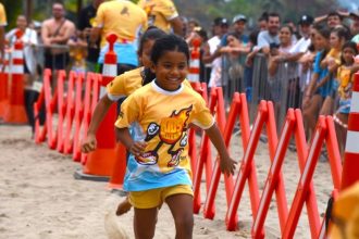 Corrida kids na Praia do Perequê durante as comemorações do aniversário de Ilhabela