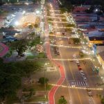 Nova luminária LED instalada em via pública de São Sebastião pelo Programa Ilumina São Sebá