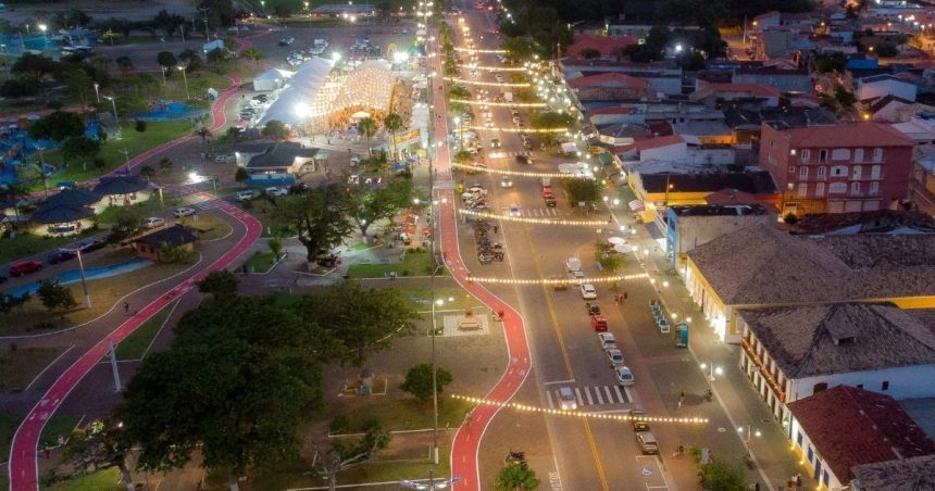 Nova luminária LED instalada em via pública de São Sebastião pelo Programa Ilumina São Sebá