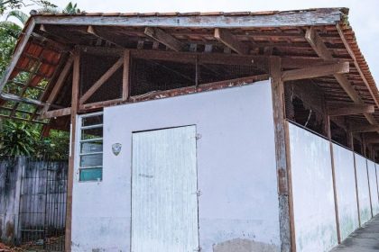 Fachada do prédio que será revitalizado para abrigar a nova Unidade de Saúde do bairro São Francisco, em São Sebastião