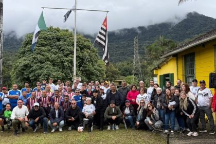 Comunidade reunida na volta do Festival do Itatinga, em Bertioga, após oito anos