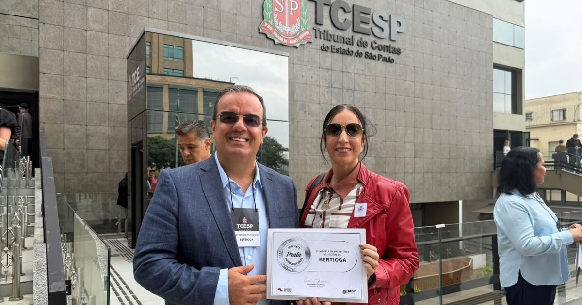 Prefeito Marcelo Vilares recebe reconhecimento do TCE-SP à Ouvidoria Municipal de Bertioga
