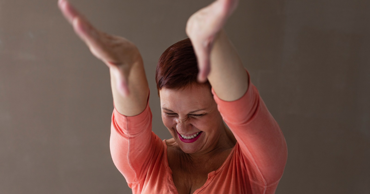 Prática de dança e FitDance contribui para o condicionamento físico, a saúde mental e o bem-estar, segundo especialistas da Hapvida