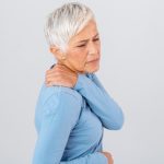 Especialista da Hapvida alerta para os riscos da osteoporose em mulheres acima dos 50 anos e orienta sobre prevenção e saúde óssea